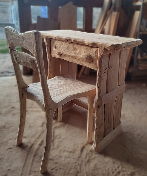 Radni sto od punog drveta